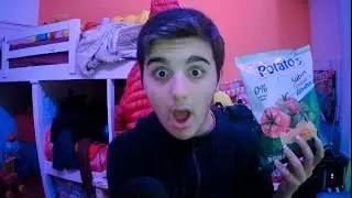ASMR Comiendo papas con sabor a TOMATE!! *Riquisimas* | Tato ASMR