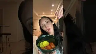 Spicy rice cake tteokbokki mukbang #mukbang #koreanmukbanger #koreancuisine #eatwithme #koreaneats