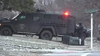 Brooklyn City School District asks parents to pick up students with police standoff nearby