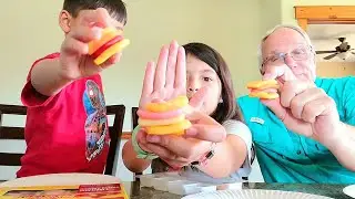 Kiri reviews Gummy Lunchables Cracker Stackers and Pizza!