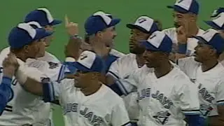 WS1992 Gm4: Henke gets final out in Game 4 win