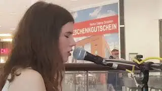 Julika Elizabeth: 