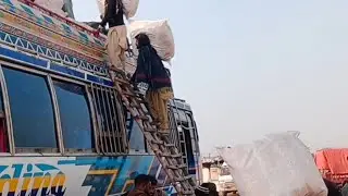 یہ جی لوڈنگ اسٹارٹنگ ہو چکی ہے کراچی کی طرف جا رہی ہے