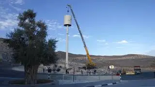 Building Vast Mast on Mountain Dubai