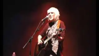 Lucy Ward sings 