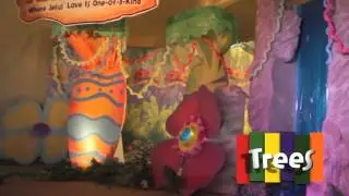 Weird Animals Main Set Decorating Overview | Vacation Bible School | 2014 Easy VBS | Group