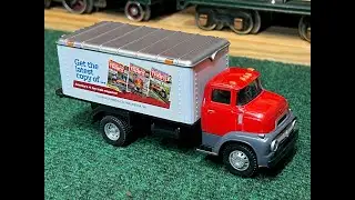 Classic Toy Trains Review: Magazine Hauler 1:48 Delivery Truck