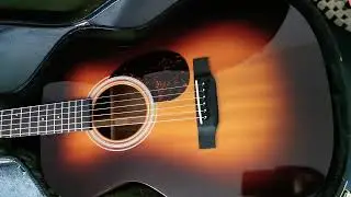 CF Martin OM21 sunburst opening New guitar for the first time at home!