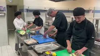 Fr&eacute;d&eacute;ric Planquart pr&eacute;sente les Bac Pro Cuisine et Service de la CADENELLE Marseille