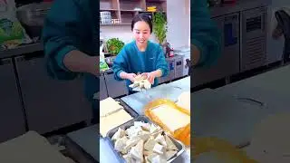 🥰Наслаждаемся горячей уличной едой🥳 #уличнаяеда #приятноевидео #готовка #asmr #короткометражки