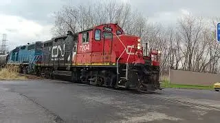 CN L526 switcher train, backing up to Longueuil, in Boucherville, Qc #local #cn526 #switcher #train