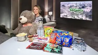 I SURPRISED TRICIA WITH A CHRISTMAS MOVIE NIGHT AT HOME! | VLOGMAS DAY 13