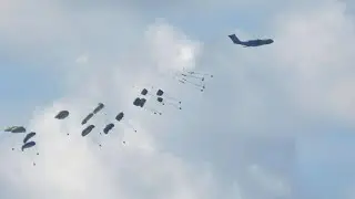 Aircraft parachute more humanitarian aid into the Gaza Strip | AFP