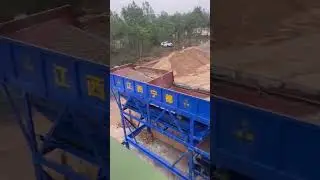 JS1500 foundation free concrete batching plant with 3 aggregate storage bin Start putting into use.