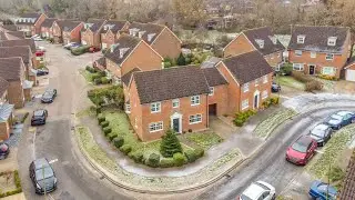 Chain-Free Four Bedroom Link-Detached Home in Welwyn Garden City