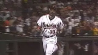 DET@BAL: Eddie Murray hits his 500th home run