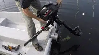 Outboard swivel for dinghy