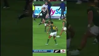 Cheslin Kolbe (Springboks) vs Scott Barrett (All Blacks)