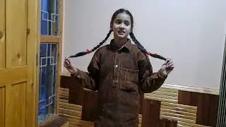This coat dates back about60 years.It belonged to my grandmother and जिस लड़की ने पहना है उस कि