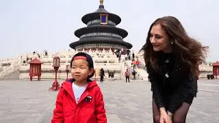 Interview with tourists in Tiantan Park