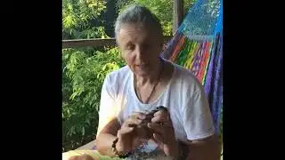 Schamane Patrick Yenga spricht über Purklang Flöten