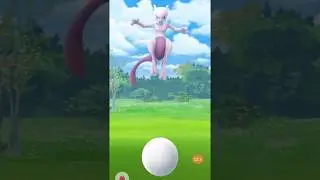Catching Mewtwo at the first try in Pokemon Go! So Amazing! 💪💪