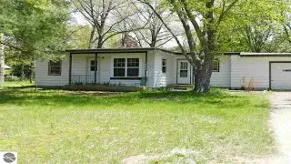 3986 Park Lane Street, Traverse City, MI Presented by Sam Abood.