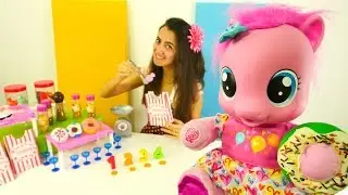 Alışveriş oyunu. Sevcan'ın şeker dükkanına Pinkie Pie geliyor.