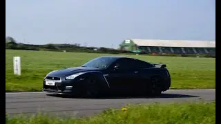 PSR Experience driving day at Llandow circuit. Nissan GTR