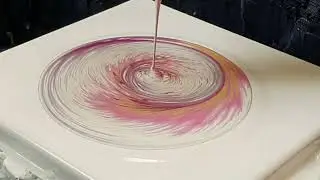 Цвет месяца апреля с @NateBrightArt #ArtWednesday #Flick&Spin #StraightPour #2for1