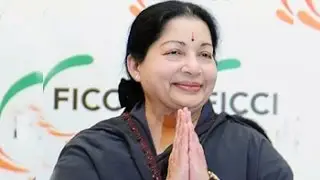 Jayalalithaa takes oath as Tamil Nadu Chief Minister for the fifth time