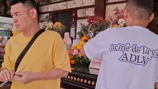 BIGGEST MOSQUE IN KUALA LUMPUR? 😲CHINESE TEMPLE TOO#malaysia #kualalumpur