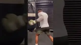 Anthony Joshua working on deadly punches on Heavy Bag  #boxing #titleboxing #boxingmatch