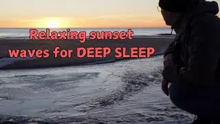 Peaceful Sunset into the Ocean &ndash; Gentle Waves for Relaxation