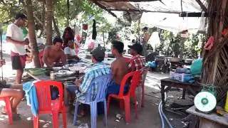 Amazing Children Catch Crab By Hand