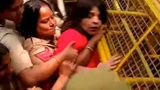 BJP&rsquo;s woman wing protest outside Kejriwal&rsquo;s house