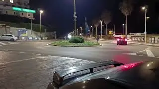 Corrotto si ferma e aspetta che io parcheggi , poi mi punta i fari e se ne va 