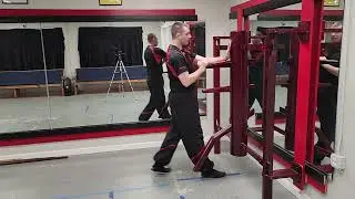 Wooden Dummy exercises for beginners: Single Jut-Da