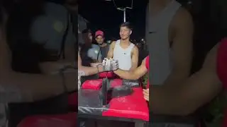 💪 EPIC Arm Wrestling Showdown!🔥 Who&rsquo;s stronger? #Shorts #ArmWrestling #Strength