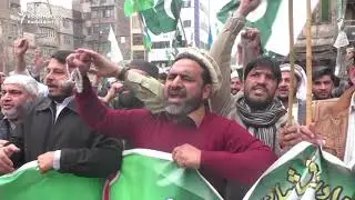 Pakistanis Burn Indian PM's Effigy As Protests Continue