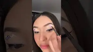 Hello Kitty makeup!!🎀💜 #glittereyeliner #eyeshadowtutorial #makeuphacks #tutorial