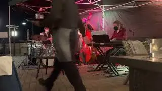 She Sings Softly to the Sea (Thomas Meyer) - Thomas Meyer Trio
