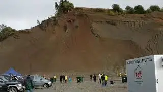 Raser utfor 80 meter h&oslash;yt grustak