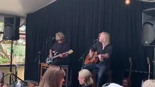 2020.12.06 Brian Mannix and Tim Henwood perform &lsquo;Rebel Yell&rsquo;