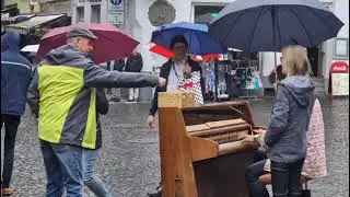 Playing Am&eacute;lie in the Rain: A Stranger Saved My Piano Performance!