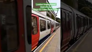 District Line Class S7 Tube Stock Train | London Underground