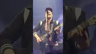 Fall Out Boy&rsquo;s Patrick Stump covers Animal Chin at the last night of their tour in Minneapolis!