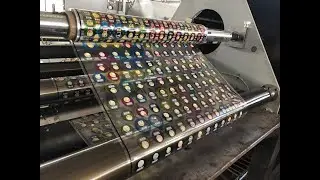 Vacuum metallizer machine can metallize aluminum on plastic film for food packaging