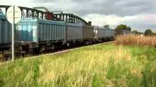 66405 working 4Y19 passes Battledown Flyover 18/10/10