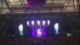 Beautiful dive performance by Ed Sheeran live in Gelsenkirchen 23.07.2018